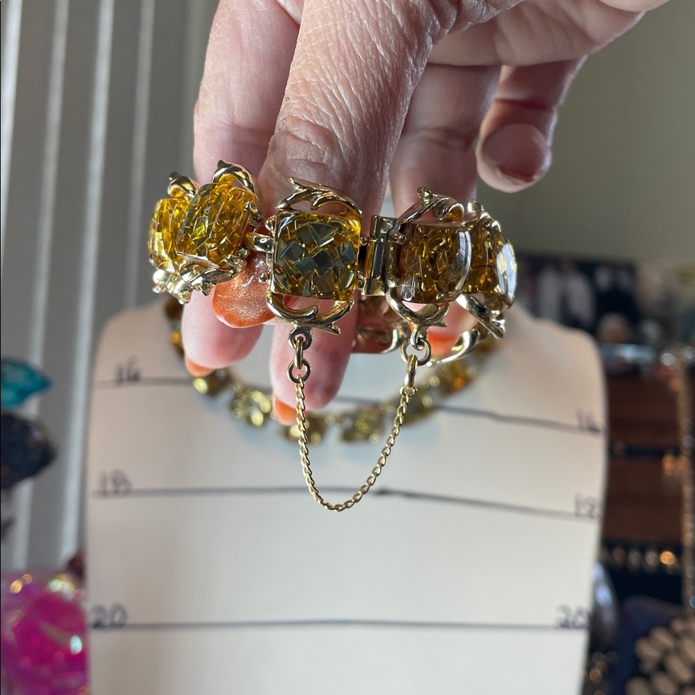 Gold-Toned Confetti Lucite Necklace, Bracelet and Earring Set - Picture 7 of 12